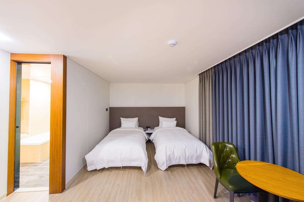 Fortuna Hotel Tongyeong Exterior photo